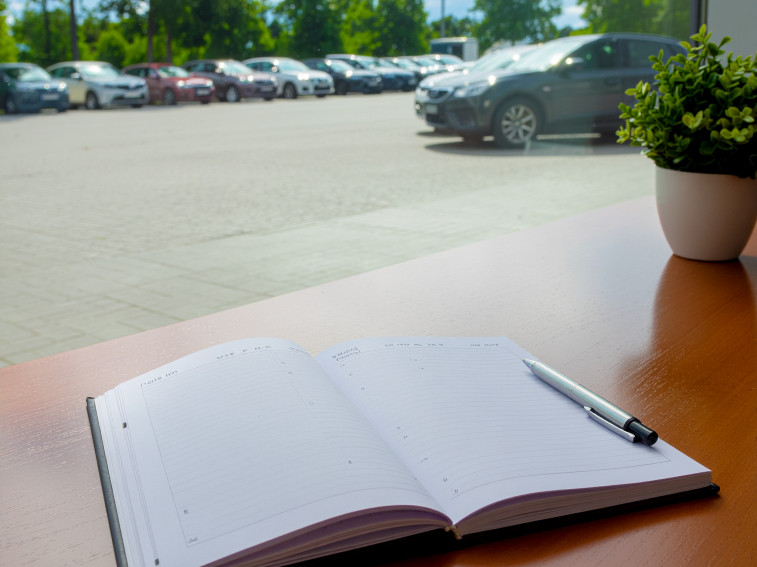 Building a Monthly Acquisition Plan: Consistent Inventory from Auctions