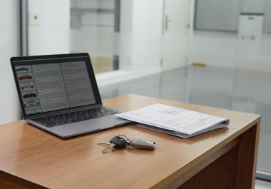 How Motor Trade Insurance Affects Your Bidding Strategy at Auctions