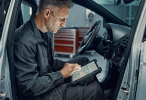 Software and Diagnostic Issues in Salvage EVs and Hybrids