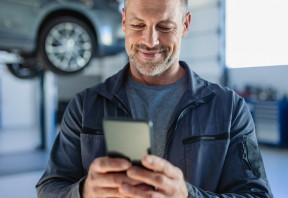 How to Set Up Alerts for Specific Salvage Vehicles