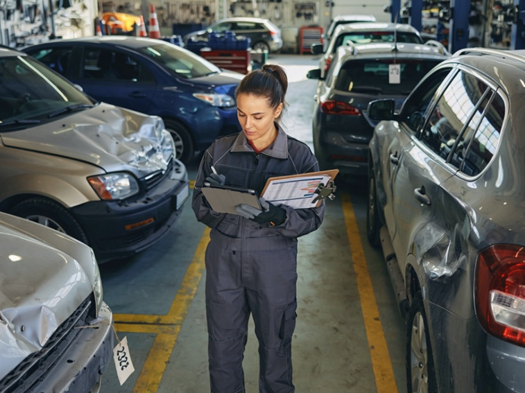 How to Compare Multiple Salvage Vehicles Simultaneously