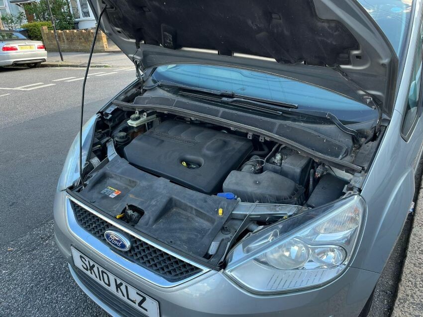 Used 2010 FORD GALAXY for sale at online auction RAW2K