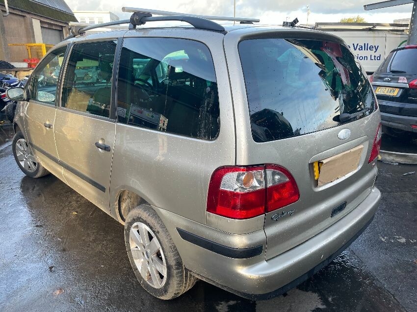 Used 2005 FORD GALAXY for sale at online auction RAW2K