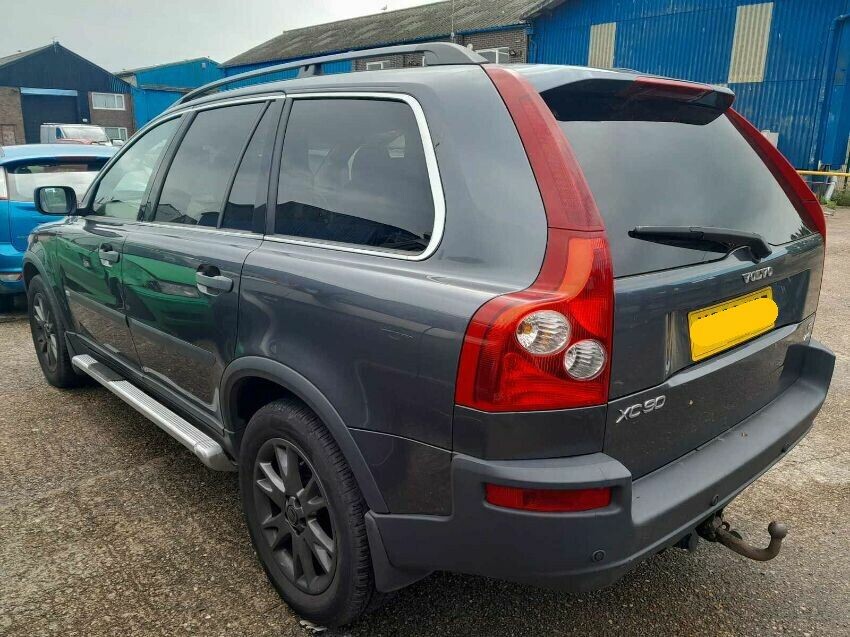 Used 2006 Volvo Xc90S: The Best Local Deals (Photo Gallery) - 6kay2yp