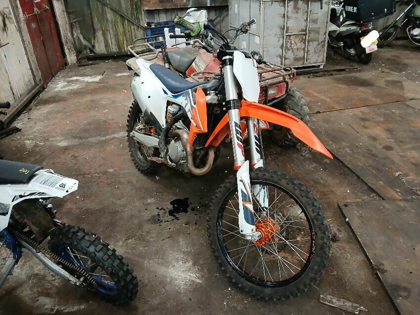  KTM MOTORCYCLE