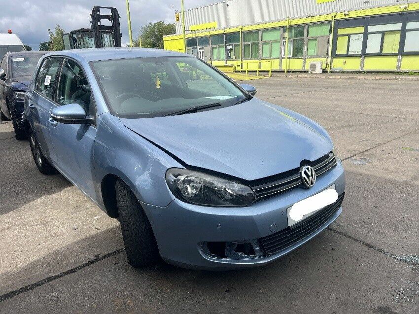 2011 VOLKSWAGEN GOLF