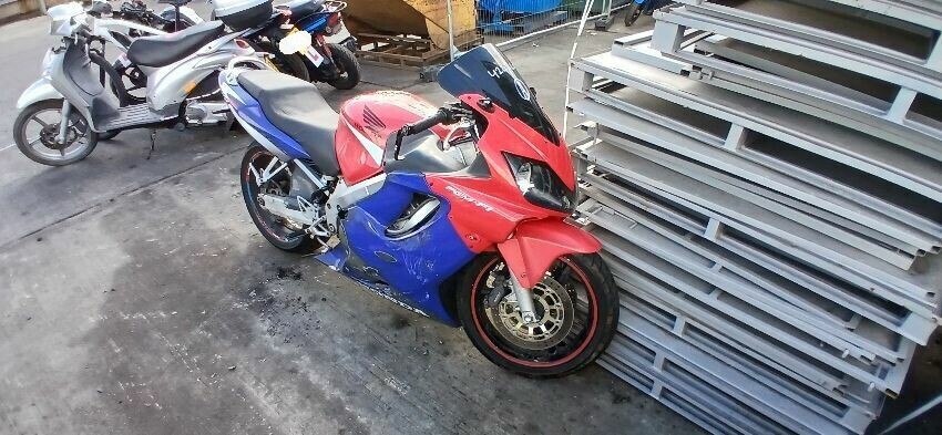 2001 HONDA CBR