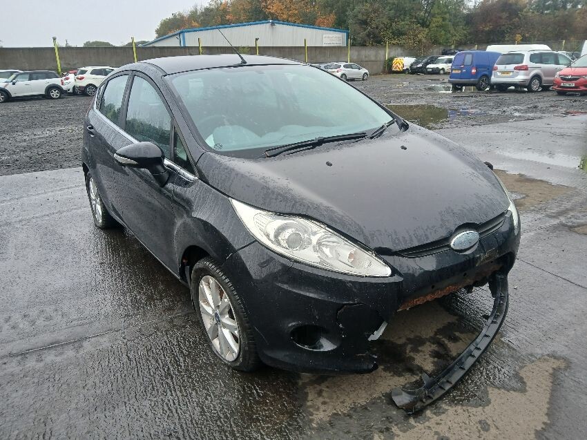 2010 FORD FIESTA