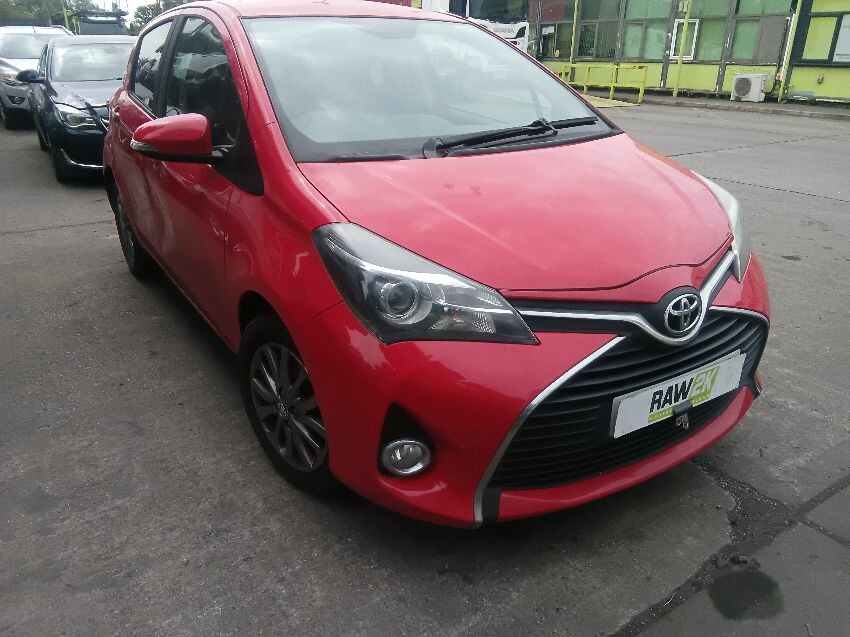 2016 TOYOTA YARIS