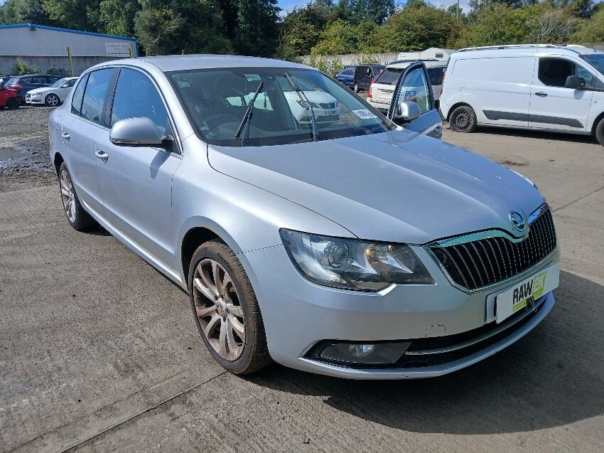 2013 SKODA SUPERB