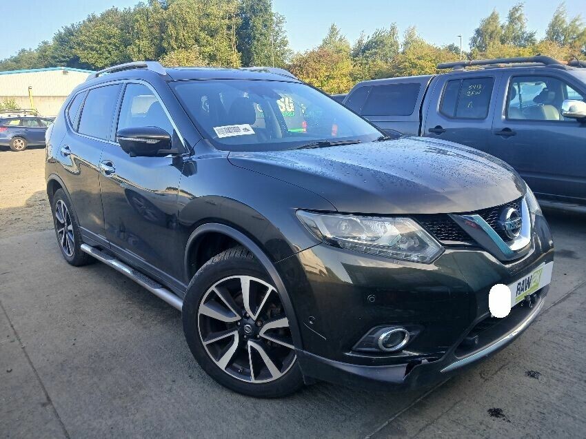 2015 NISSAN X-TRAIL