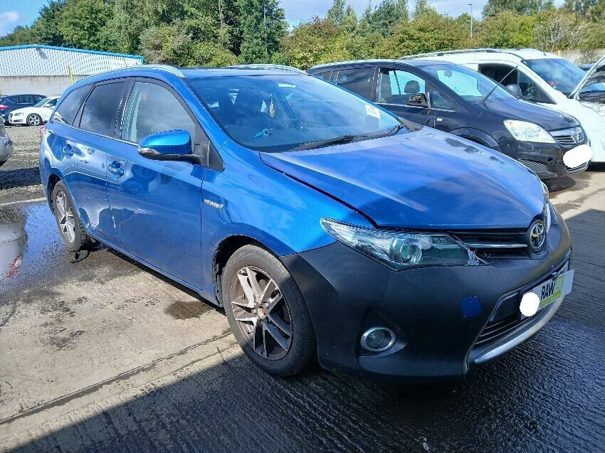 2014 TOYOTA AURIS