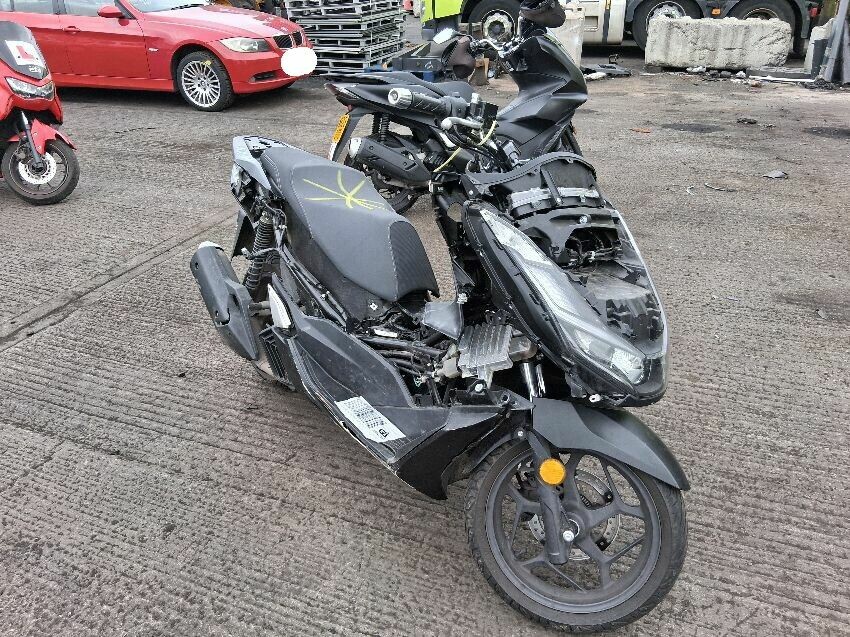 2010 HONDA WW