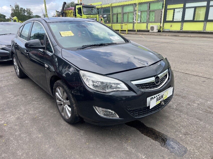 2011 VAUXHALL ASTRA