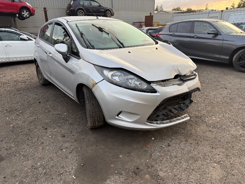 2010 FORD FIESTA