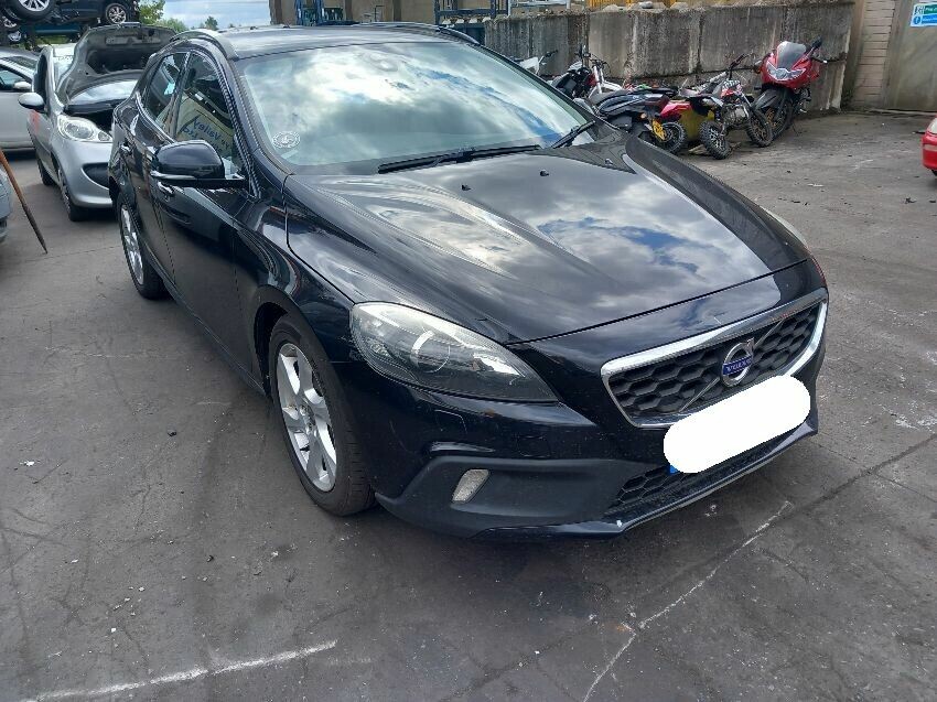 2013 VOLVO V40