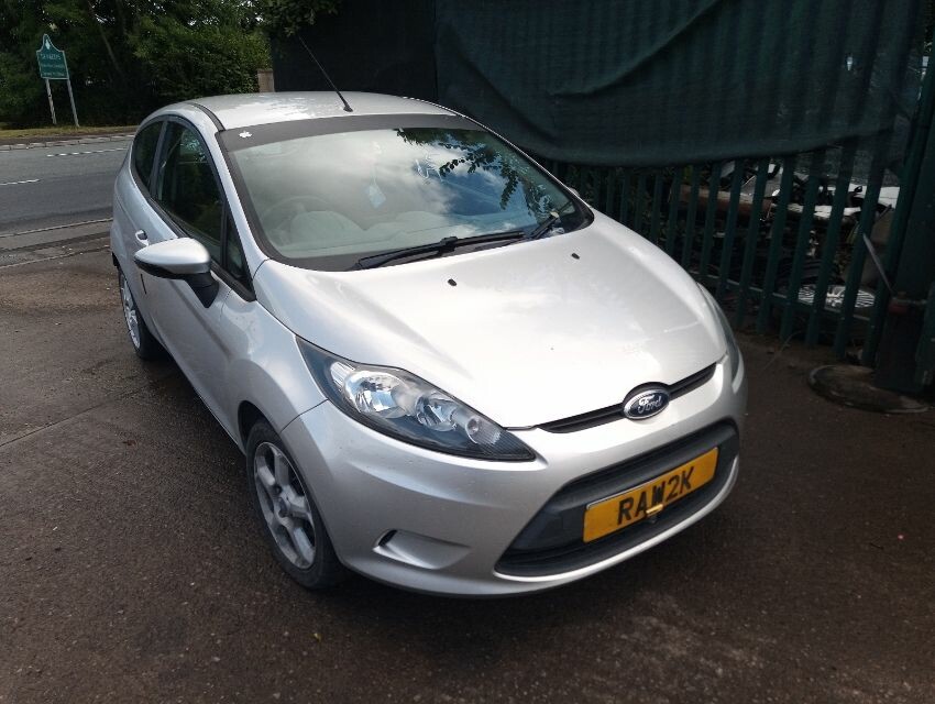 2011 FORD FIESTA
