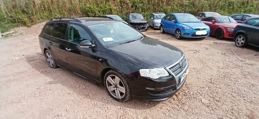 2010 VOLKSWAGEN PASSAT