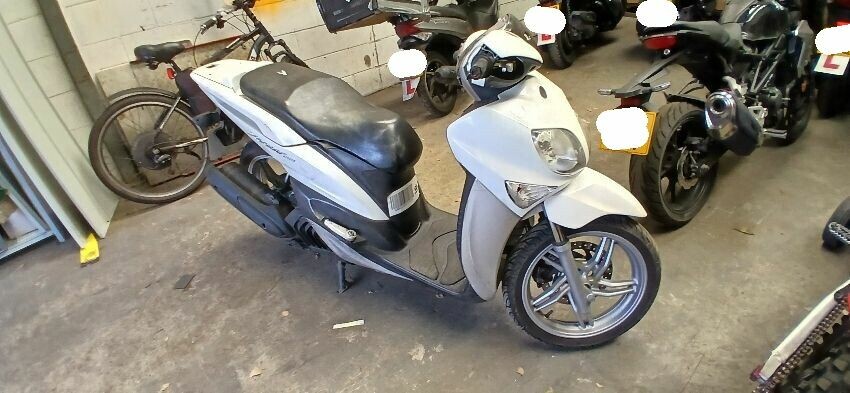 2013 YAMAHA HW