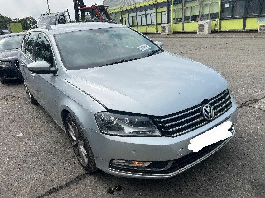 2014 VOLKSWAGEN PASSAT