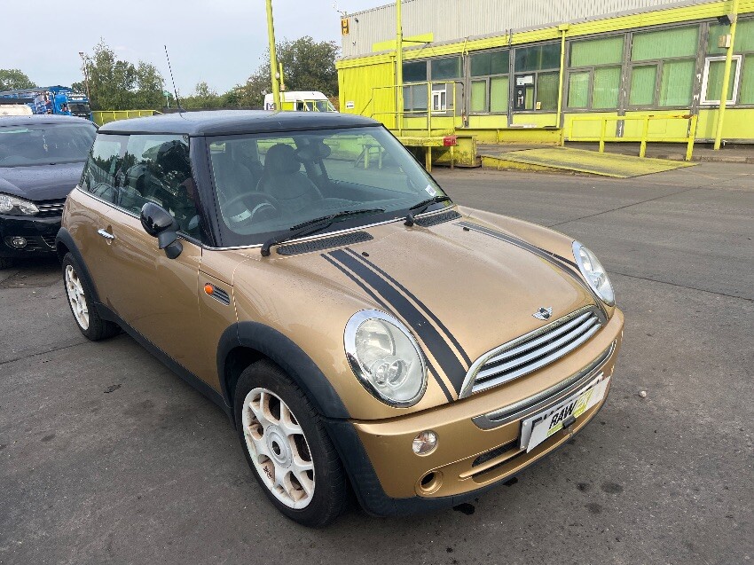 2004 MINI HATCH