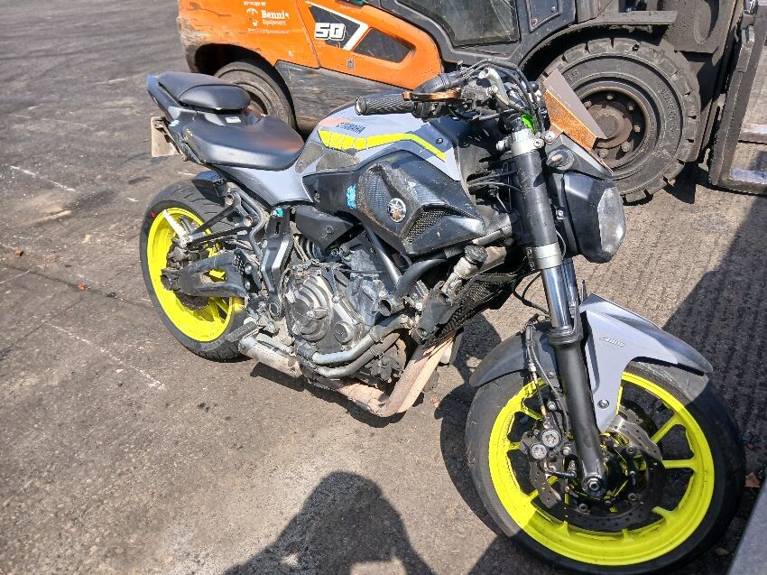 2016 YAMAHA MT