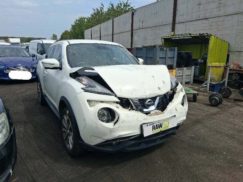 2015 NISSAN JUKE