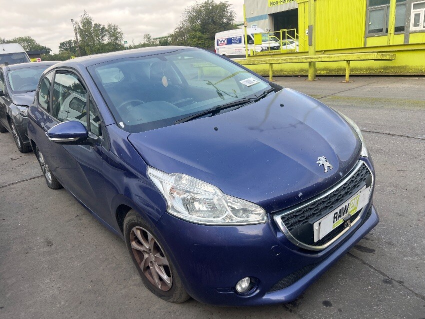 2014 PEUGEOT 208