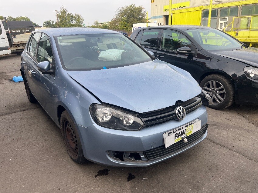 2011 VOLKSWAGEN GOLF
