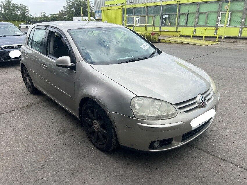2004 VOLKSWAGEN GOLF