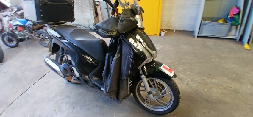 2015 HONDA SH