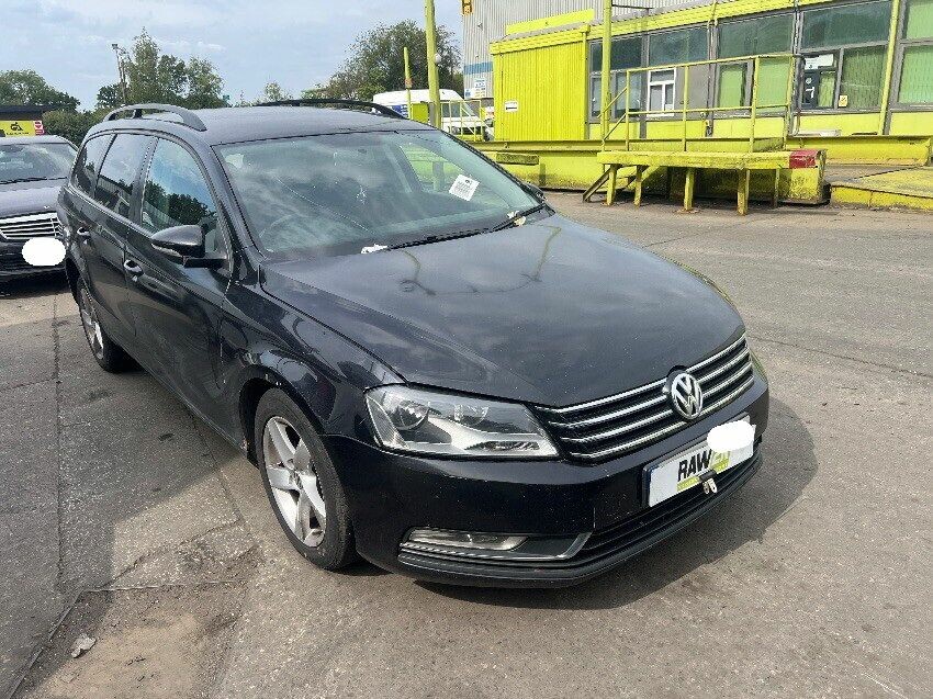 2012 VOLKSWAGEN PASSAT
