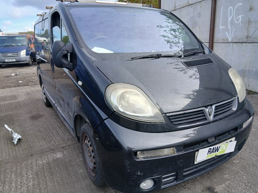 2006 VAUXHALL VIVARO