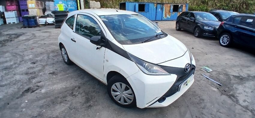 2015 TOYOTA AYGO