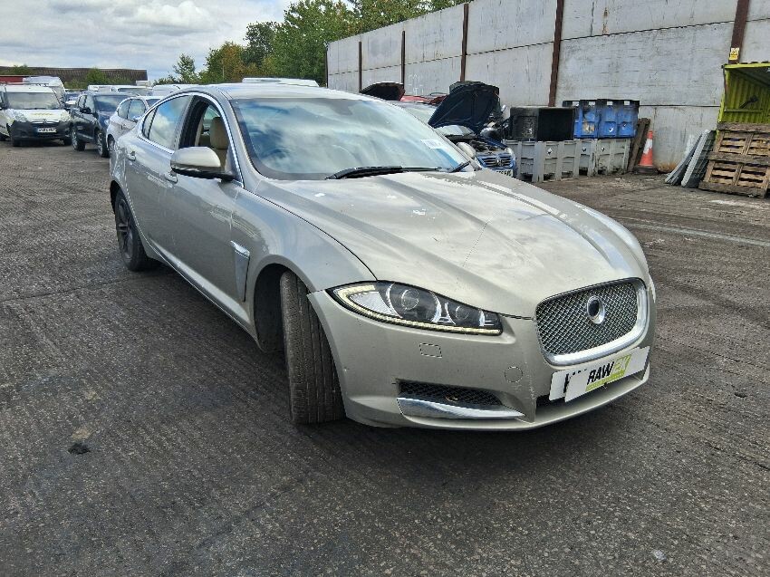 2011 JAGUAR XF