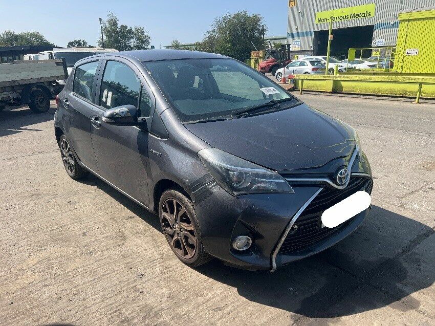 2015 TOYOTA YARIS