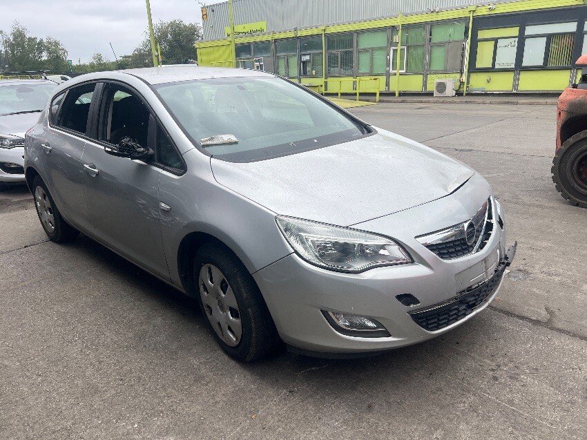 2010 VAUXHALL ASTRA