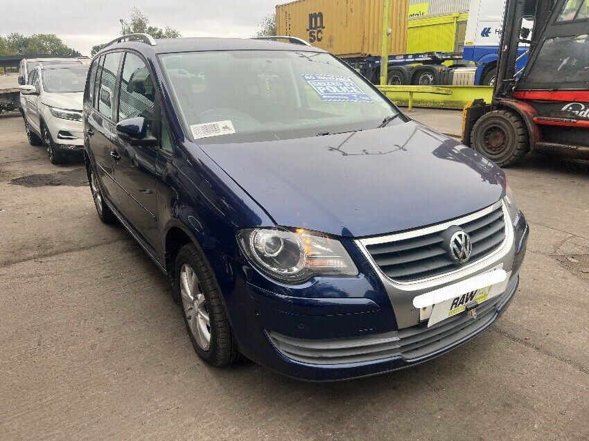 2010 VOLKSWAGEN TOURAN