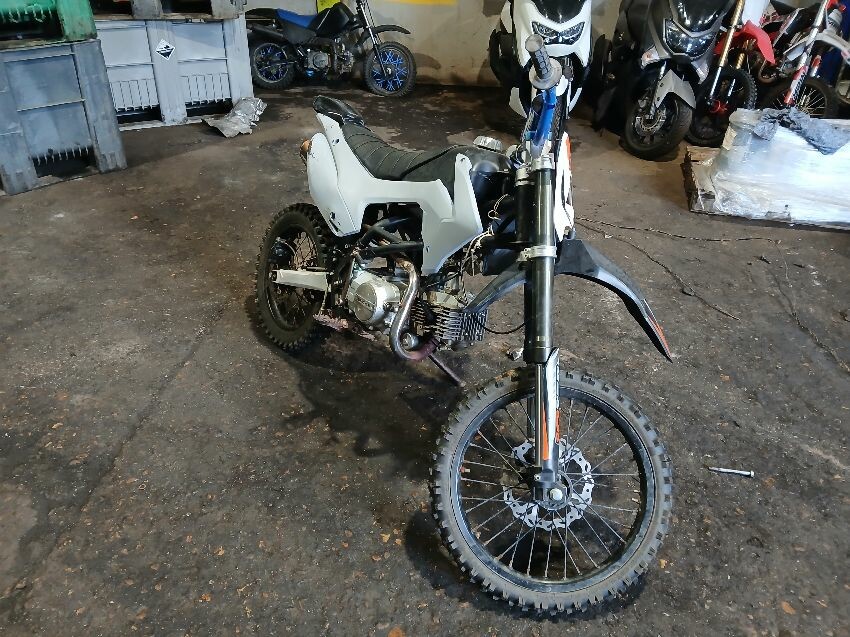  UNREGISTERED VEHICLE 10TEN