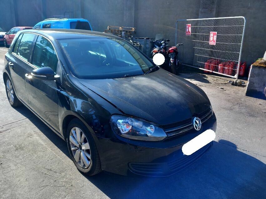 2011 VOLKSWAGEN GOLF