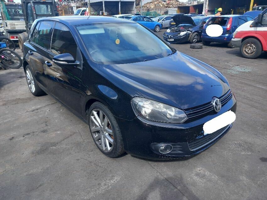 2011 VOLKSWAGEN GOLF