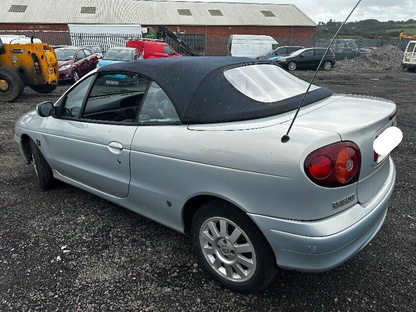 2002 RENAULT MEGANE
