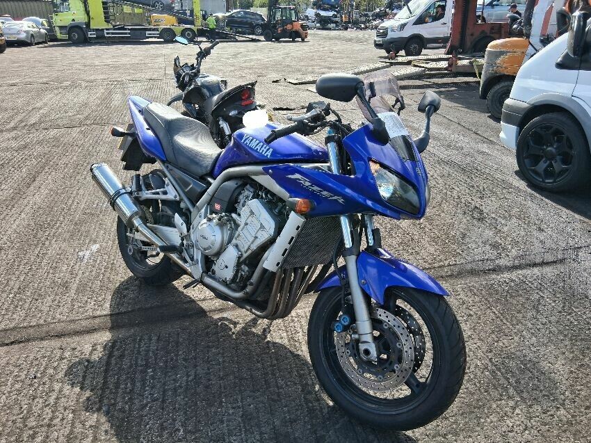 2002 YAMAHA FZS