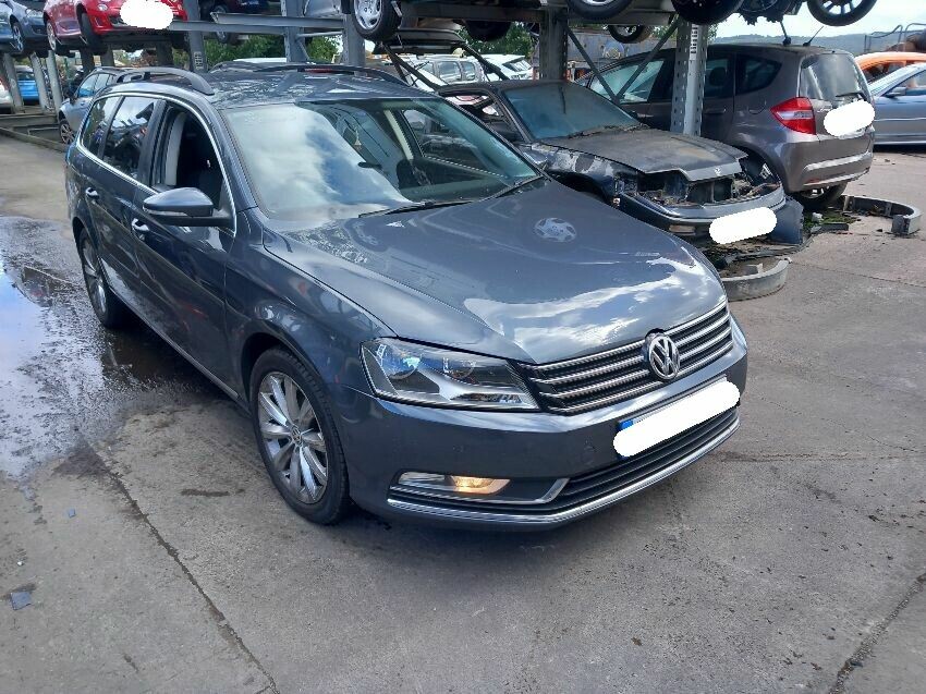 2013 VOLKSWAGEN PASSAT