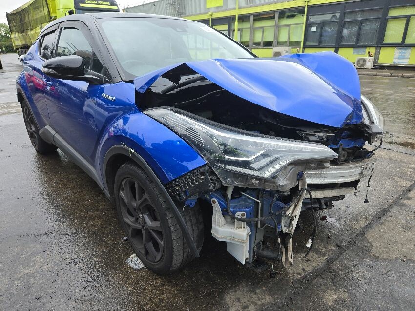 2019 TOYOTA CHR