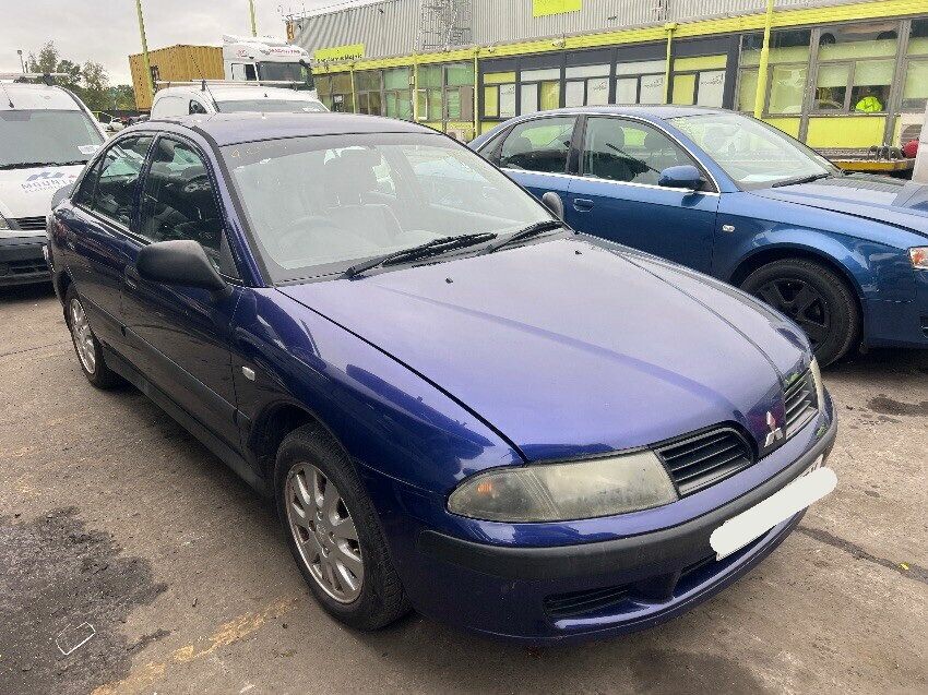 2004 MITSUBISHI CARISMA