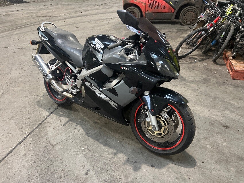 2001 HONDA CBR