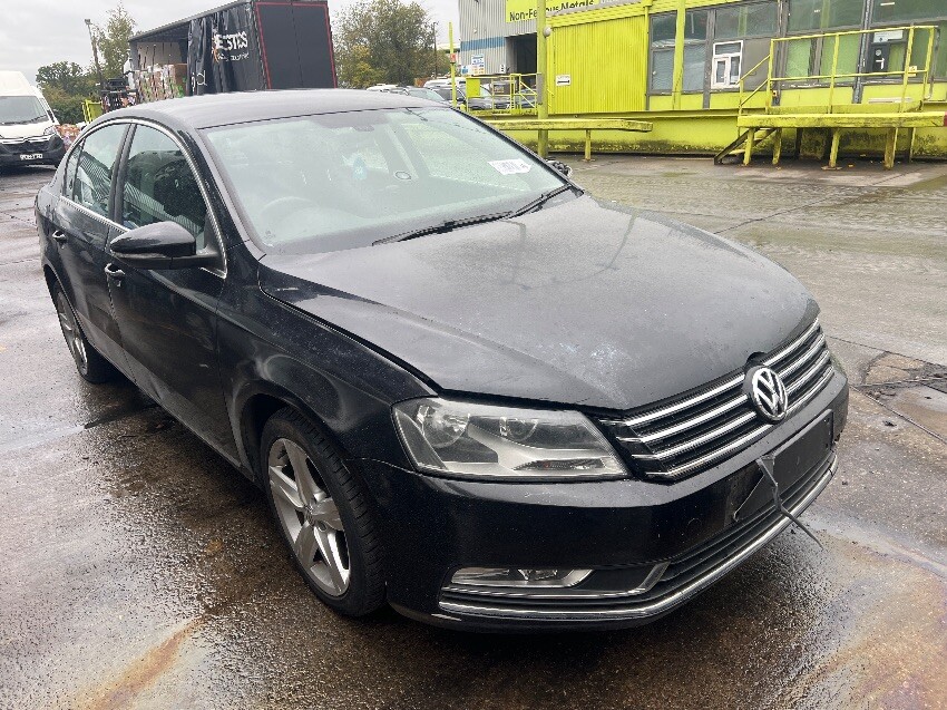 2012 VOLKSWAGEN PASSAT