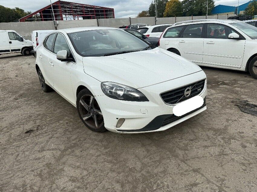 2013 VOLVO V40