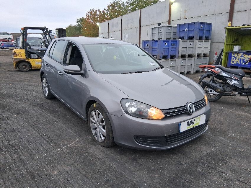 2011 VOLKSWAGEN GOLF